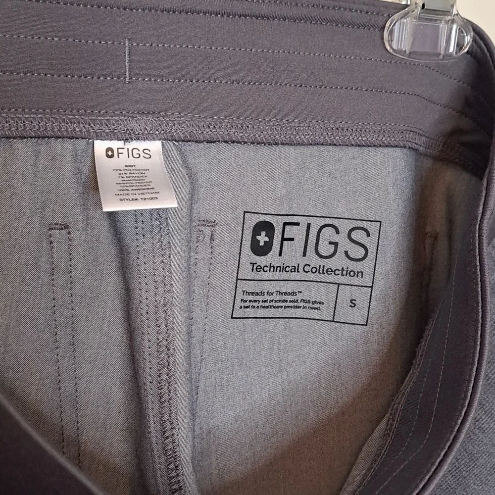 FIG Scrub Set - Picture 3 of 9